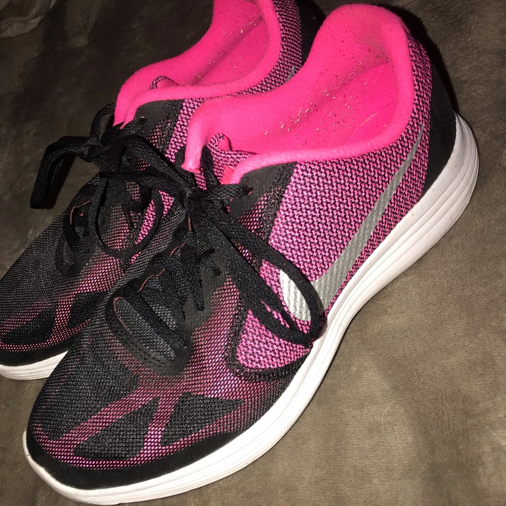 Black/Pink Nike’s - Kids Size 7Y = 8 Women!